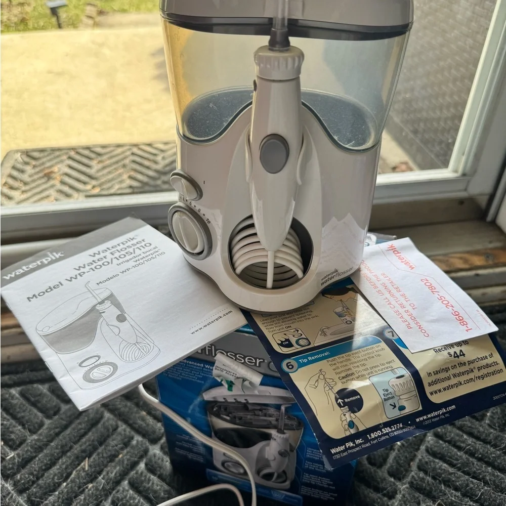 Waterpik Water Flosser Platinum w Xtras - Picture 3 of 8